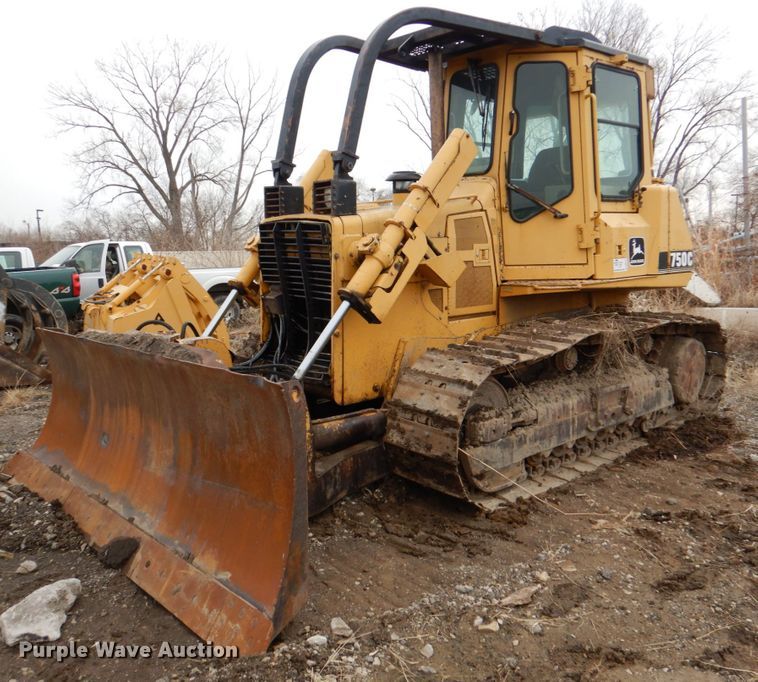 image for item DN6127 1995 John Deere 750C  dozer