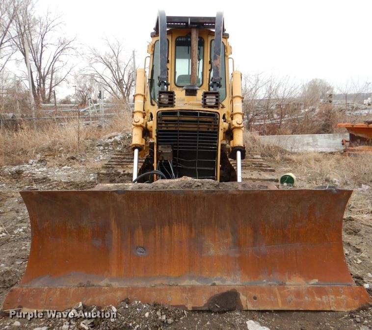 image for item DN6127 1995 John Deere 750C  dozer