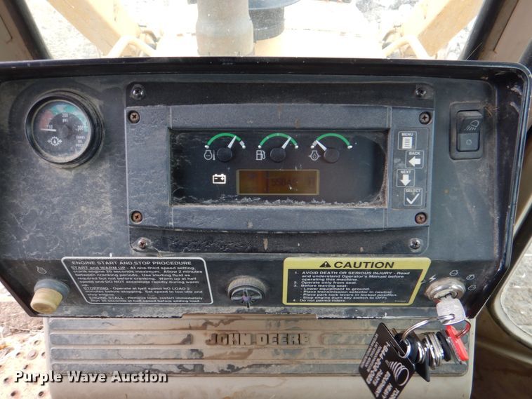 image for item DN6127 1995 John Deere 750C  dozer