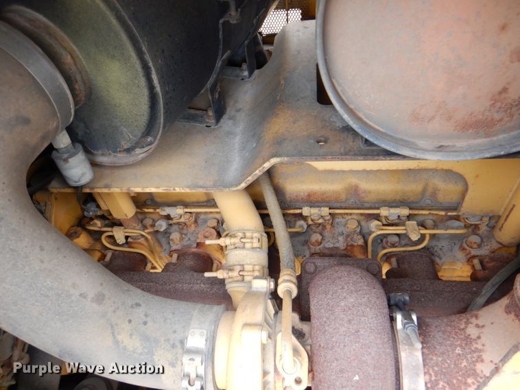 image for item DN6127 1995 John Deere 750C  dozer