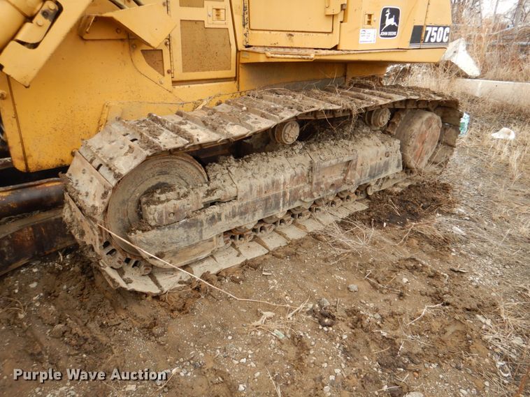 image for item DN6127 1995 John Deere 750C  dozer