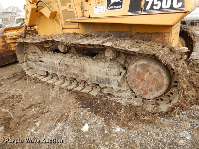 image for item DN6127 1995 John Deere 750C  dozer