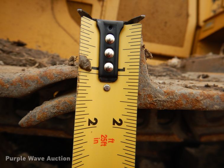 image for item DN6127 1995 John Deere 750C  dozer