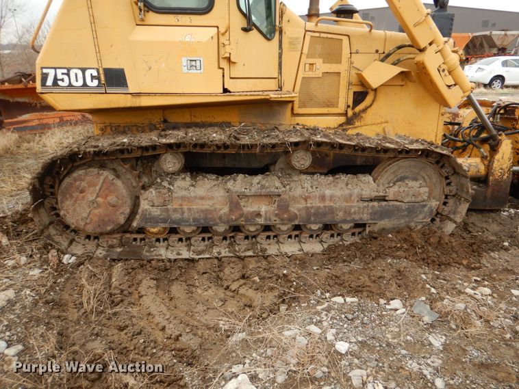 image for item DN6127 1995 John Deere 750C  dozer