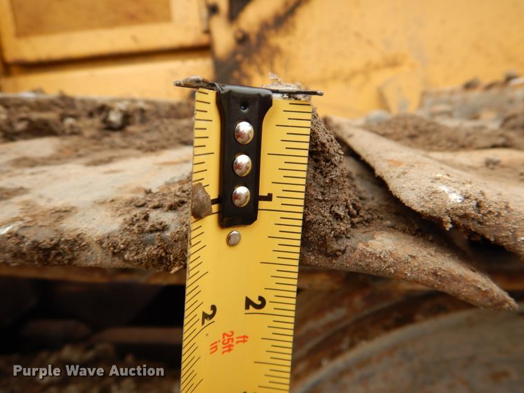 image for item DN6127 1995 John Deere 750C  dozer