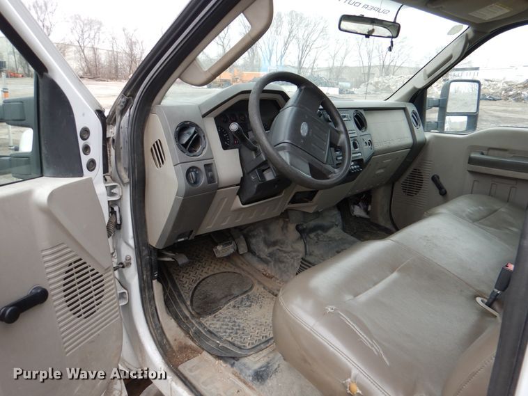 image for item DN6141 2008 Ford F350 Super Duty  SuperCab utility bed pickup truck