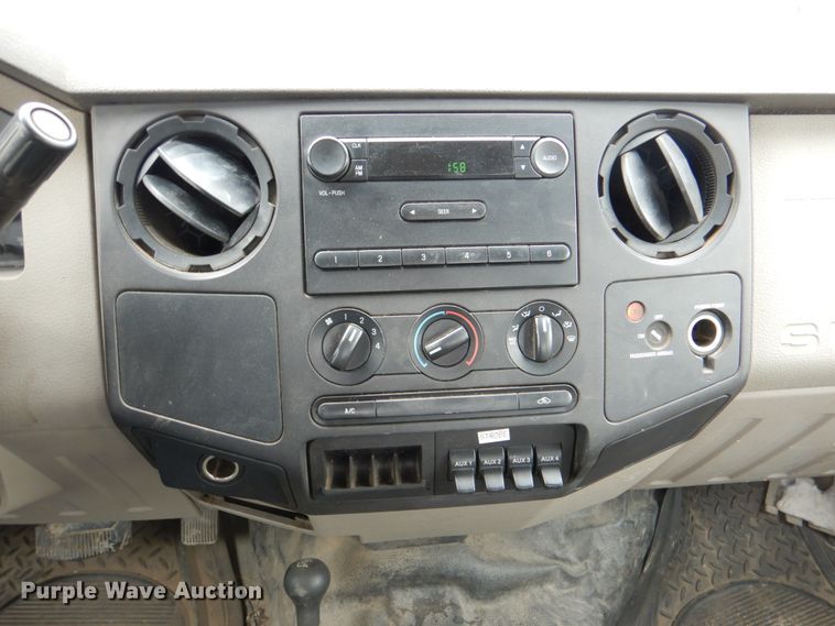 image for item DN6141 2008 Ford F350 Super Duty  SuperCab utility bed pickup truck