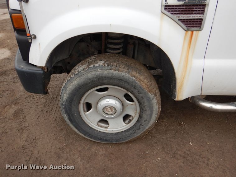 image for item DN6141 2008 Ford F350 Super Duty  SuperCab utility bed pickup truck