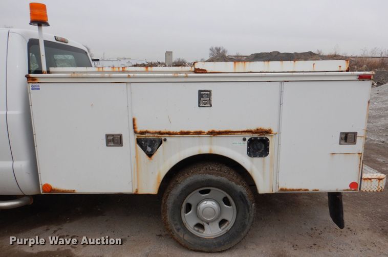 image for item DN6141 2008 Ford F350 Super Duty  SuperCab utility bed pickup truck