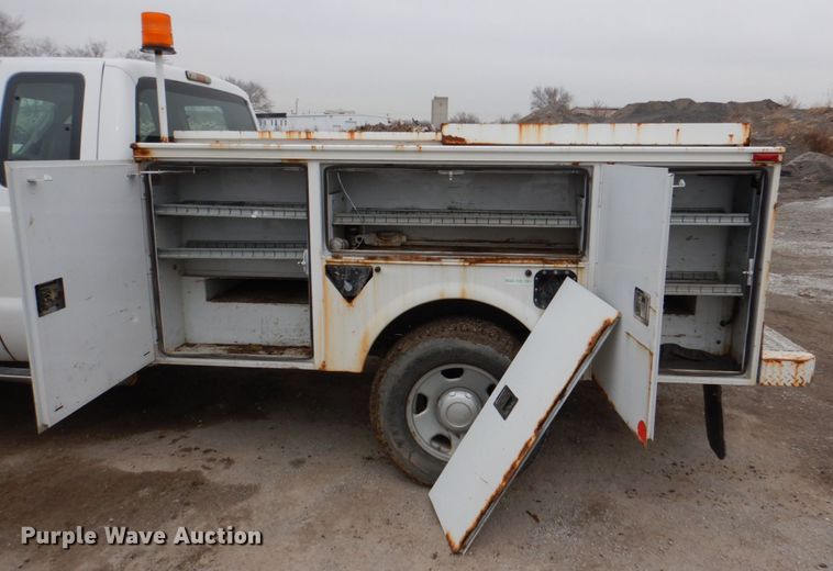 image for item DN6141 2008 Ford F350 Super Duty  SuperCab utility bed pickup truck