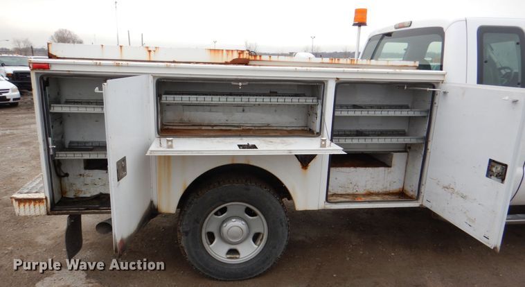 image for item DN6141 2008 Ford F350 Super Duty  SuperCab utility bed pickup truck