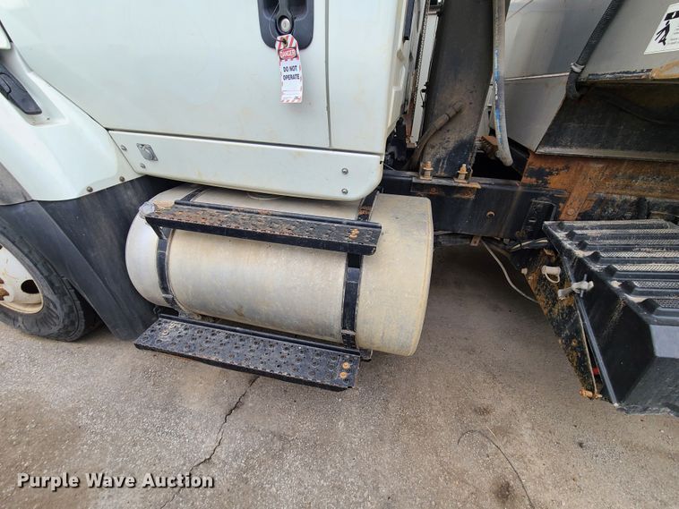 image for item DN6146 2014 International 7500  dump truck