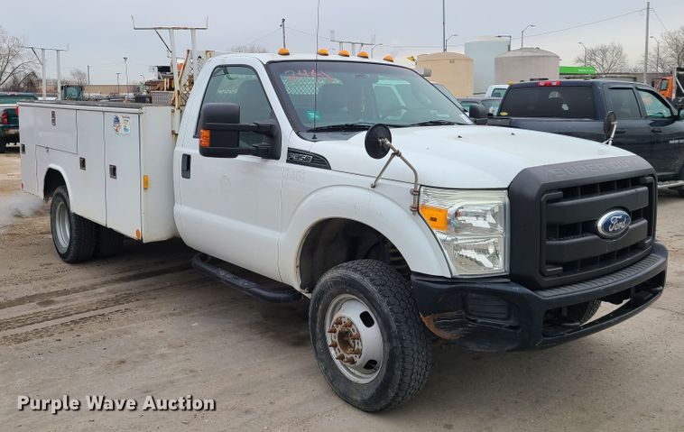 image for item DN6147 2011 Ford F350 Super Duty  utility bed pickup truck