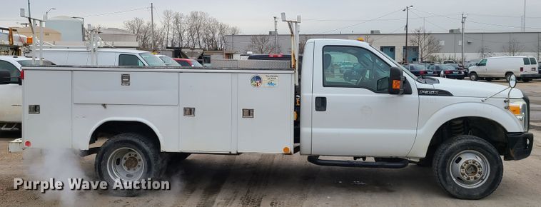 image for item DN6147 2011 Ford F350 Super Duty  utility bed pickup truck