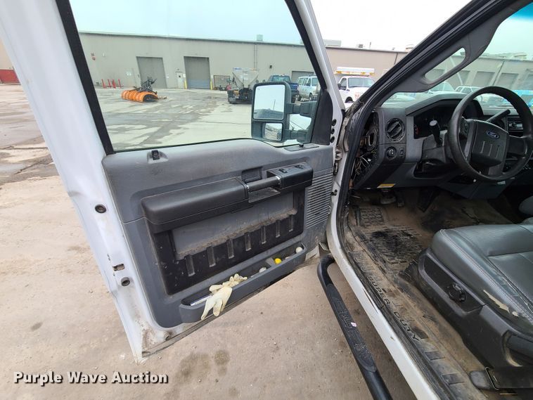 image for item DN6147 2011 Ford F350 Super Duty  utility bed pickup truck