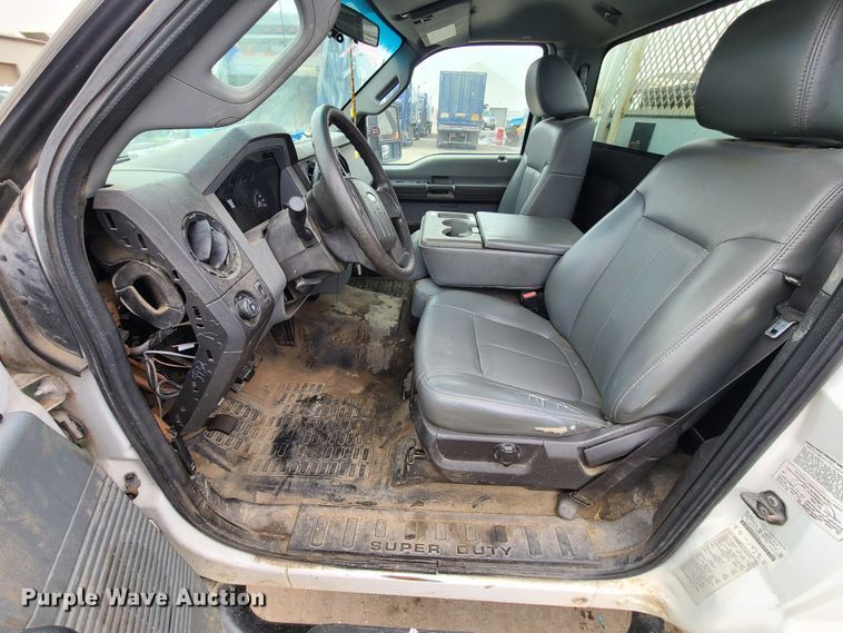 image for item DN6147 2011 Ford F350 Super Duty  utility bed pickup truck