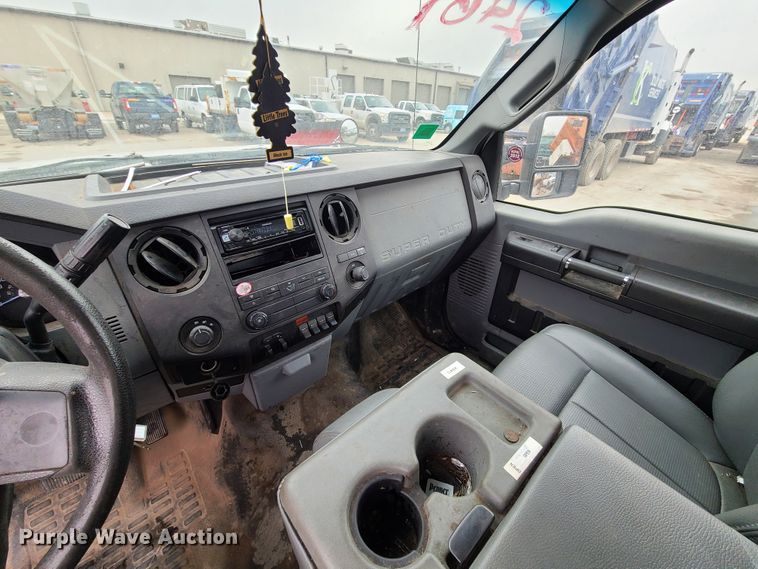 image for item DN6147 2011 Ford F350 Super Duty  utility bed pickup truck