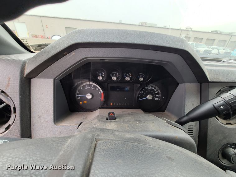 image for item DN6147 2011 Ford F350 Super Duty  utility bed pickup truck