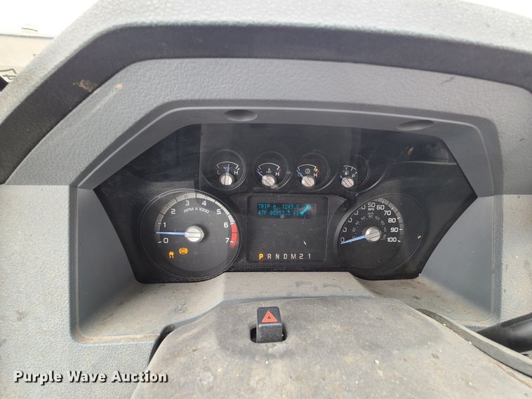 image for item DN6147 2011 Ford F350 Super Duty  utility bed pickup truck