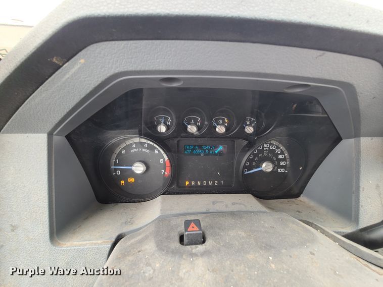 image for item DN6147 2011 Ford F350 Super Duty  utility bed pickup truck