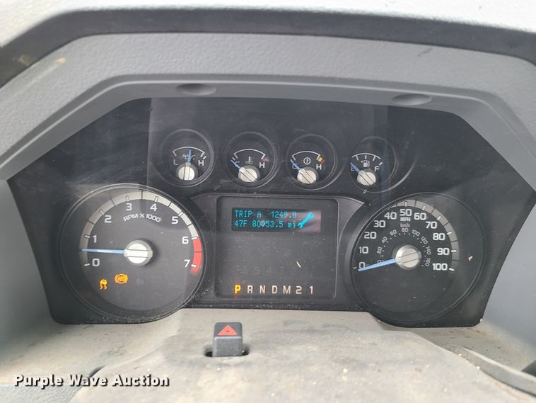 image for item DN6147 2011 Ford F350 Super Duty  utility bed pickup truck