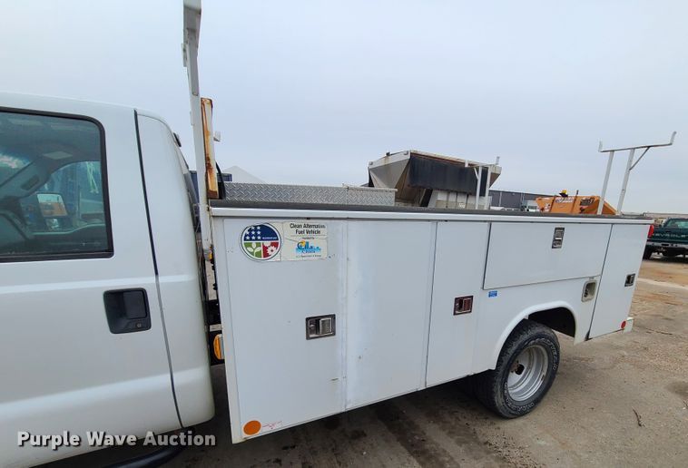 image for item DN6147 2011 Ford F350 Super Duty  utility bed pickup truck