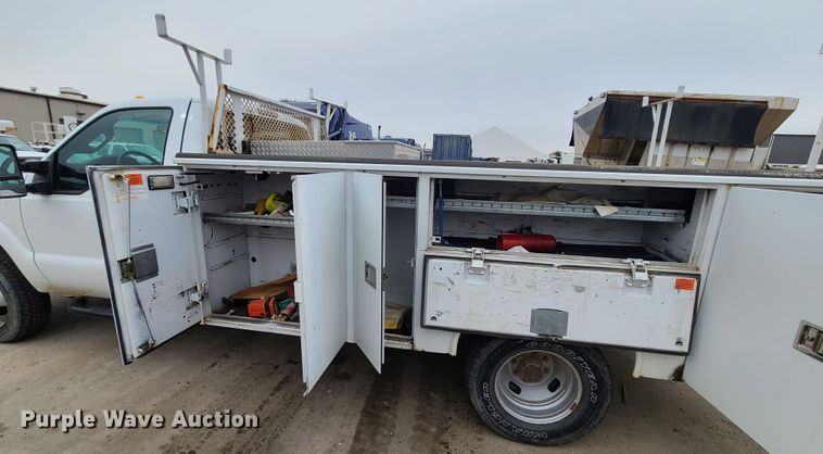 image for item DN6147 2011 Ford F350 Super Duty  utility bed pickup truck