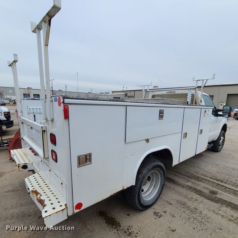 image for item DN6147 2011 Ford F350 Super Duty  utility bed pickup truck