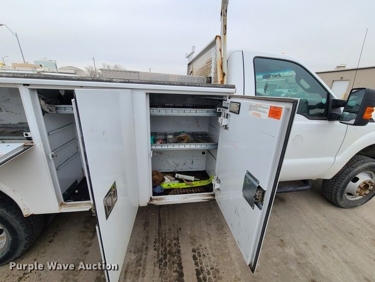 image for item DN6147 2011 Ford F350 Super Duty  utility bed pickup truck