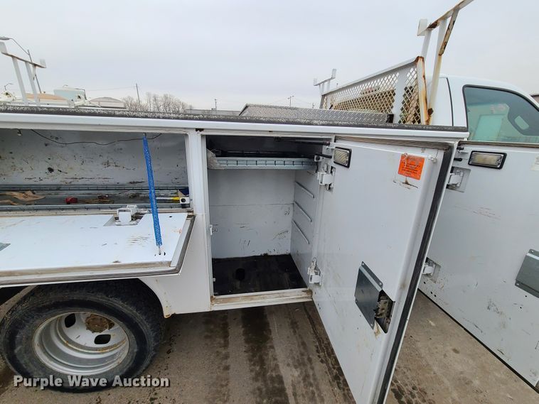 image for item DN6147 2011 Ford F350 Super Duty  utility bed pickup truck