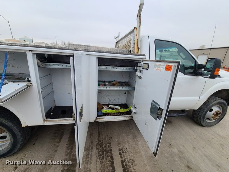 image for item DN6147 2011 Ford F350 Super Duty  utility bed pickup truck