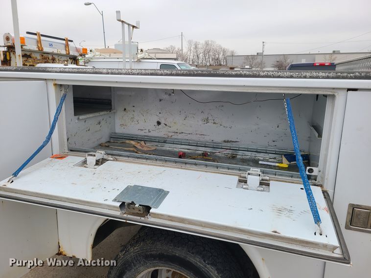 image for item DN6147 2011 Ford F350 Super Duty  utility bed pickup truck