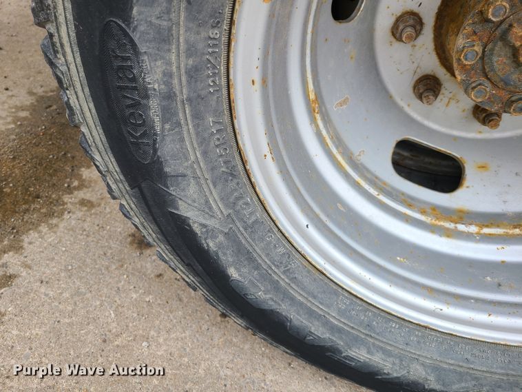 image for item DN6147 2011 Ford F350 Super Duty  utility bed pickup truck