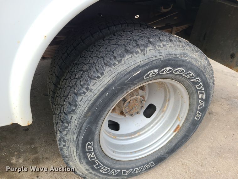 image for item DN6147 2011 Ford F350 Super Duty  utility bed pickup truck