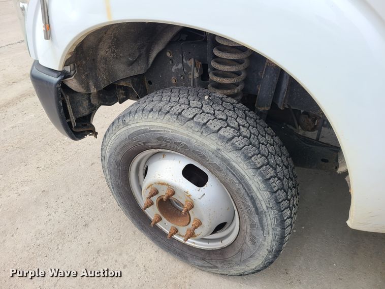 image for item DN6147 2011 Ford F350 Super Duty  utility bed pickup truck