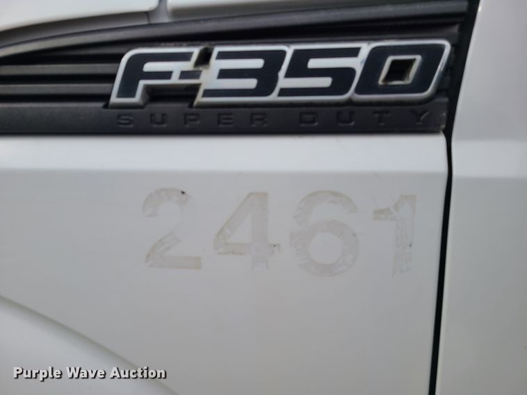 image for item DN6147 2011 Ford F350 Super Duty  utility bed pickup truck