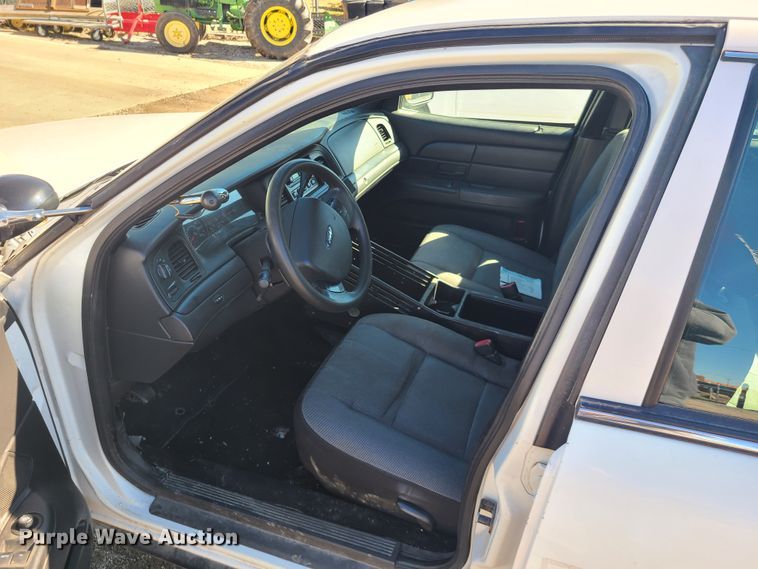 image for item DN6171 2009 Ford Crown Victoria Police Interceptor