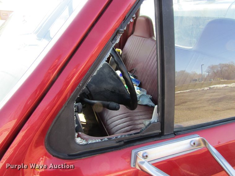 image for item GC9833 1997 Ford F350  street sweeper truck