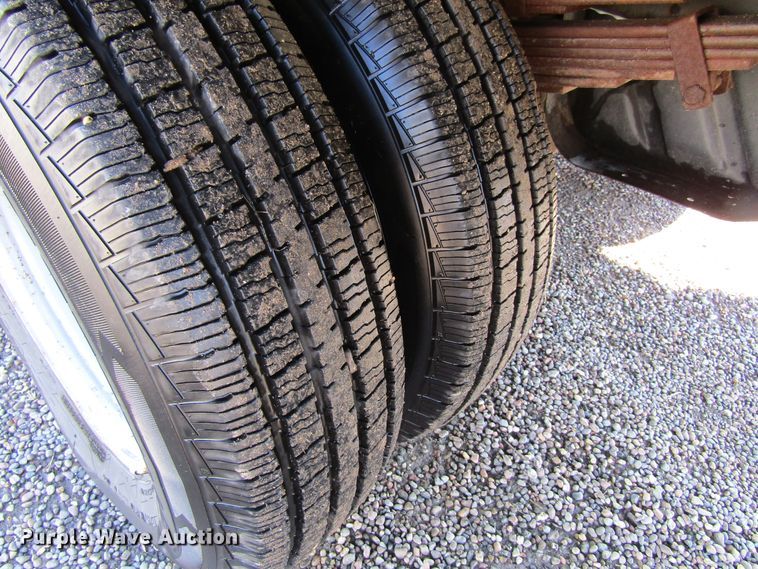 image for item GC9833 1997 Ford F350  street sweeper truck