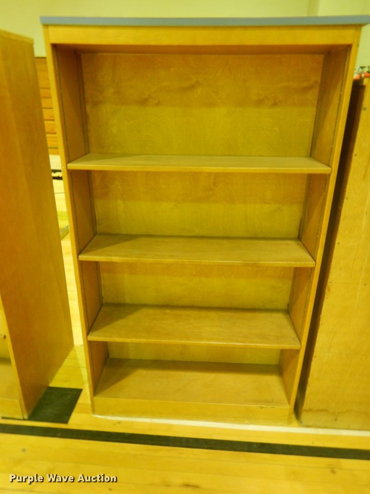 image for item GH9138 (4) cabinets