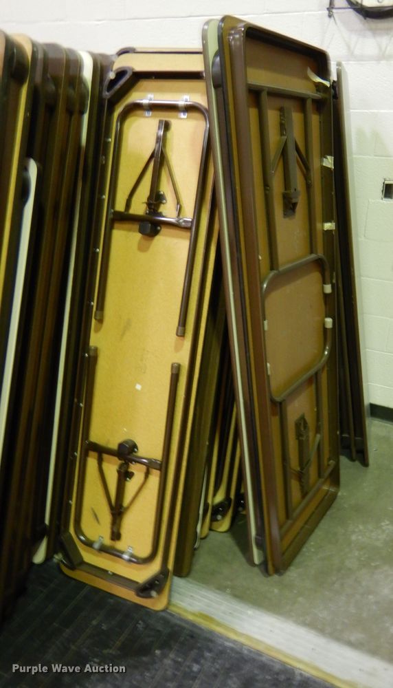 image for item GH9143 Approximately 62 tables