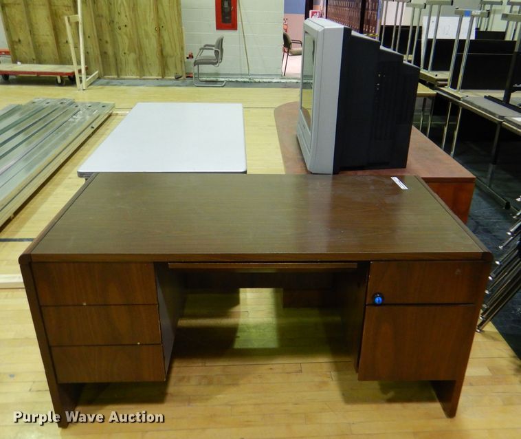 image for item GH9146 (3) desks