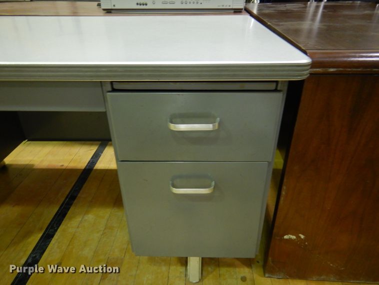 image for item GH9146 (3) desks