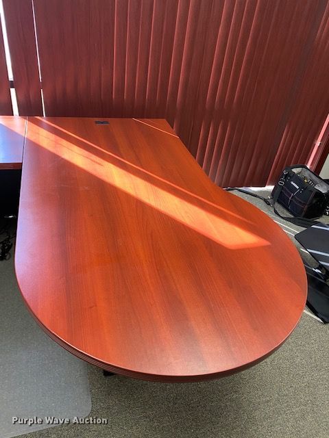 image for item GR9558 Wood desk