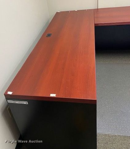 image for item GR9558 Wood desk