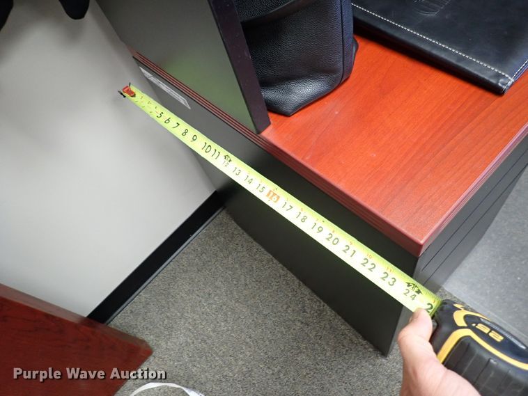 image for item GR9558 Wood desk