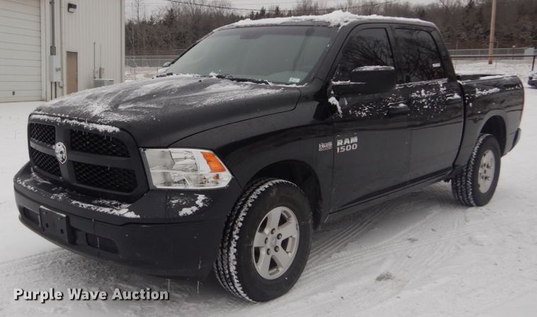 image for item GT9563 2016 Dodge Ram 1500  Crew Cab pickup truck