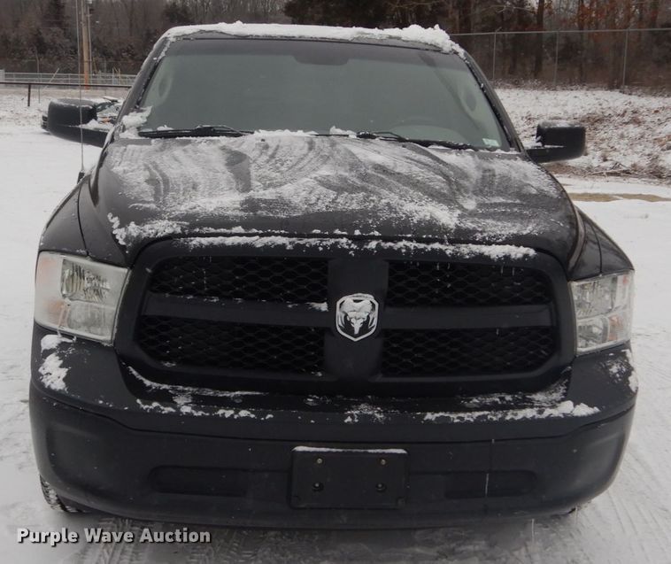 image for item GT9563 2016 Dodge Ram 1500  Crew Cab pickup truck