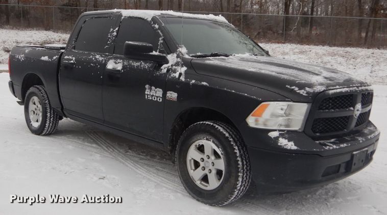 image for item GT9563 2016 Dodge Ram 1500  Crew Cab pickup truck