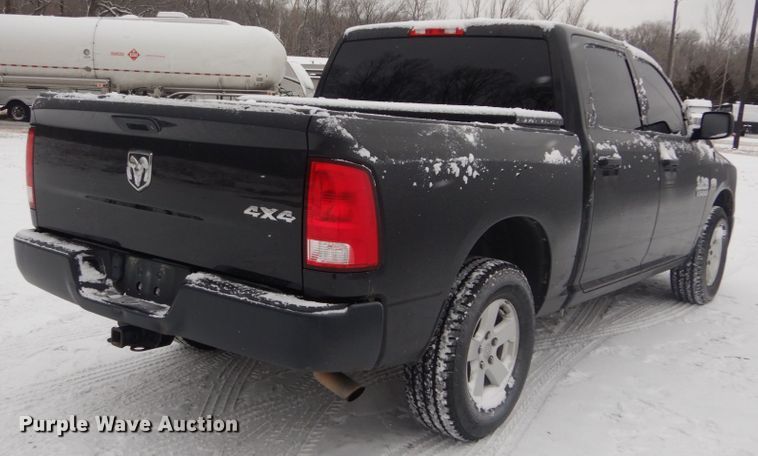 image for item GT9563 2016 Dodge Ram 1500  Crew Cab pickup truck